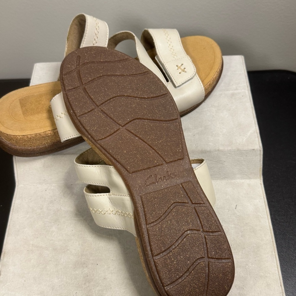 Clarks Women's Roseville Bay Flat Sandal, size 12, white Leather, NWOT - Picture 8 of 10